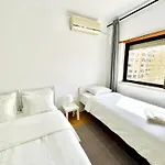 Guest house Parque Nacoes Paradise *
