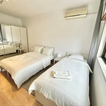 Guest house Parque Nacoes Paradise *