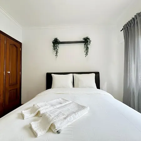 Guest house Parque Nacoes Paradise *